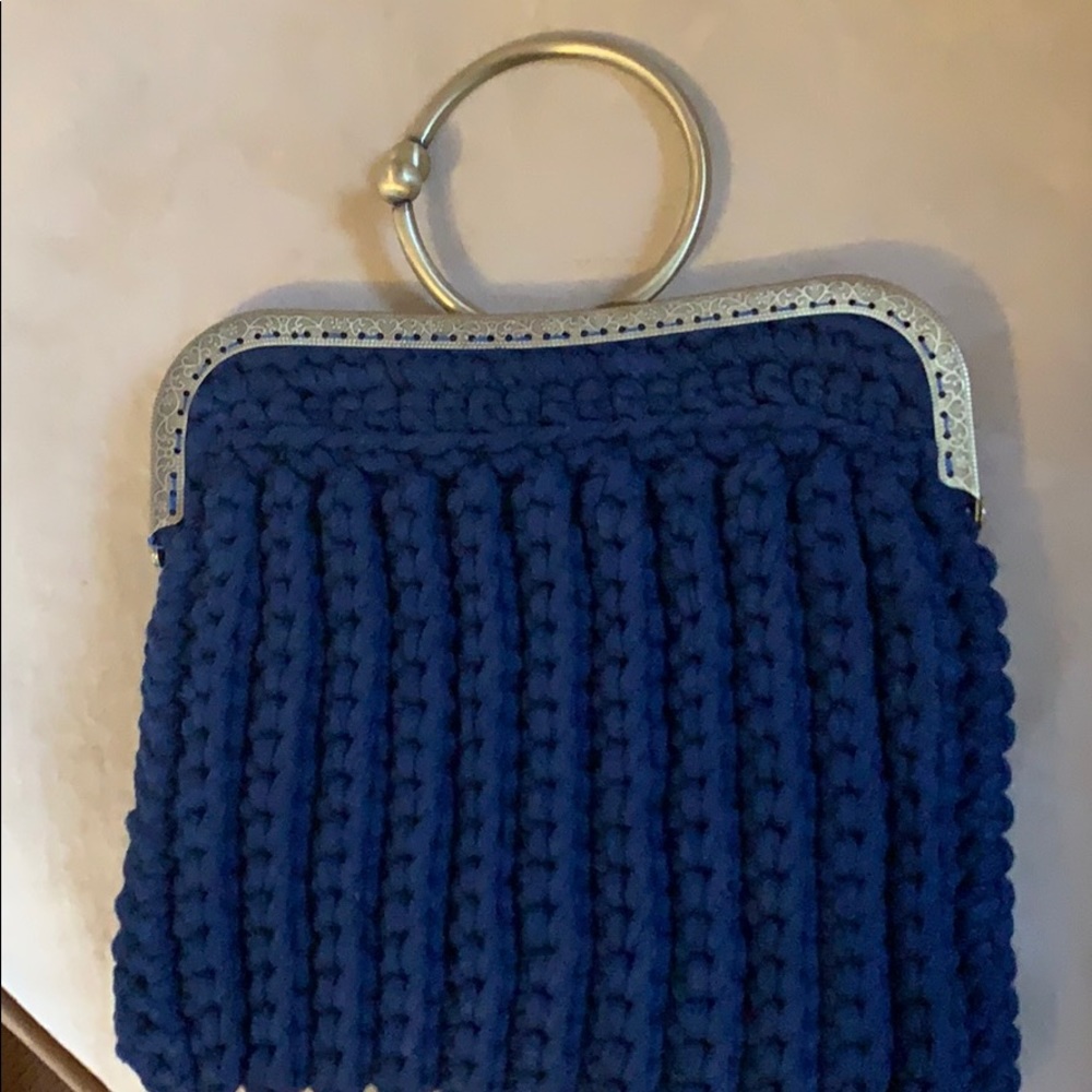 Handbags - Picture 2 of 3